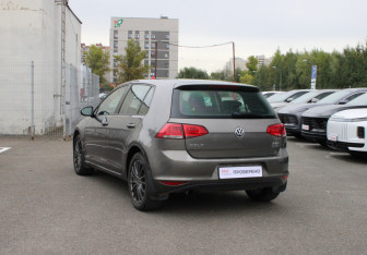 Подержанный автомобиль Volkswagen Golf Hatchback 2013 года (6 фото)
