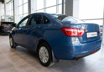 Подержанный автомобиль LADA (ВАЗ) Vesta Sedan 2016 года (4 фото)