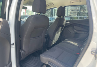 Подержанный автомобиль Ford Kuga 2014 года (14 фото)