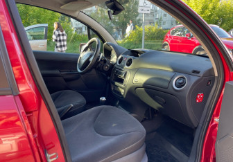 Подержанный автомобиль Citroen C3 Hatchback 2006 года (10 фото)