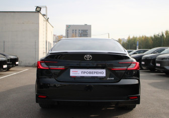 Подержанный автомобиль Toyota Camry Sedan 2024 года (5 фото)