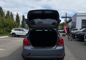 Подержанный автомобиль Kia Ceed Hatchback 2008 года (17 фото)