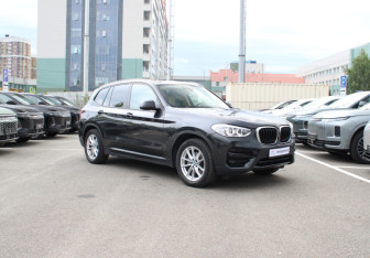 Подержанный автомобиль BMW X3 2020 года (3 фото)