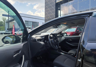 Подержанный автомобиль Toyota Corolla Sedan 2019 года (9 фото)