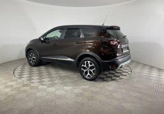 Подержанный автомобиль Renault Kaptur 2018 года (7 фото)