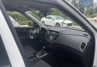 Подержанный автомобиль Hyundai Creta 2017 года (10 фото)