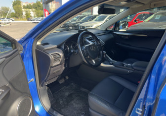 Подержанный автомобиль Lexus NX 2017 года (8 фото)