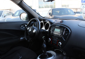 Подержанный автомобиль Nissan Juke 2012 года (8 фото)