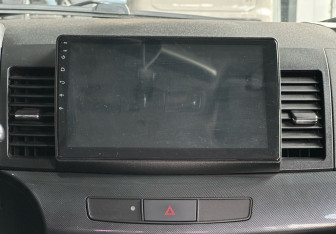 Подержанный автомобиль Mitsubishi Lancer Sedan 2008 года (8 фото)