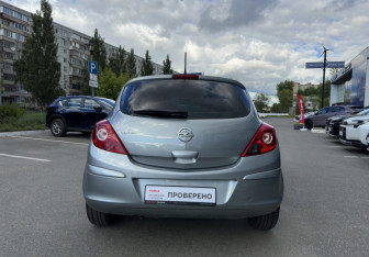Подержанный автомобиль Opel Corsa 2011 года (6 фото)
