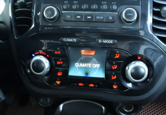 Подержанный автомобиль Nissan Juke 2012 года (13 фото)