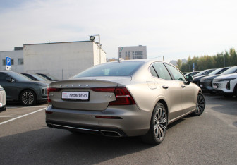 Подержанный автомобиль Volvo S60 2020 года (4 фото)