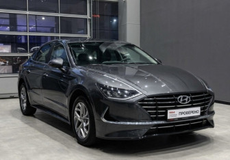 Подержанный автомобиль Hyundai Sonata 2021 года (3 фото)