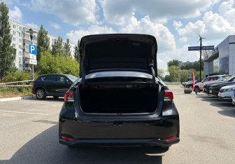 Подержанный автомобиль Toyota Corolla Sedan 2019 года (17 фото)