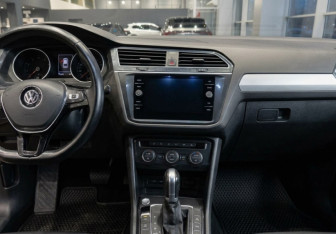 Подержанный автомобиль Volkswagen Tiguan 2019 года (9 фото)