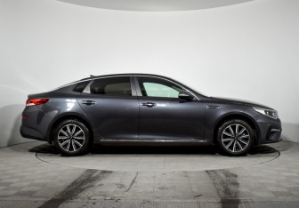 Подержанный автомобиль Kia Optima Sedan 2019 года (4 фото)