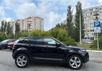 Подержанный автомобиль Land Rover Range Rover Evoque 2017 года (4 фото)