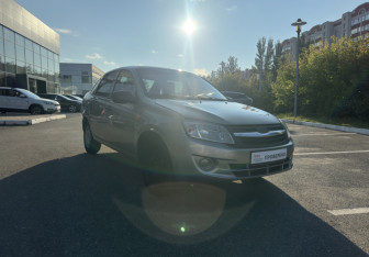 Подержанный автомобиль LADA (ВАЗ) Granta Sedan 2012 года (3 фото)