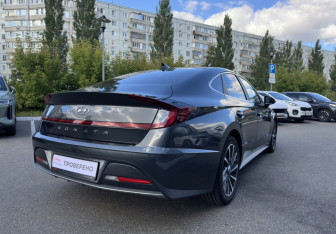 Подержанный автомобиль Hyundai Sonata 2020 года (5 фото)