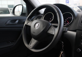 Подержанный автомобиль Skoda Yeti 2014 года (13 фото)