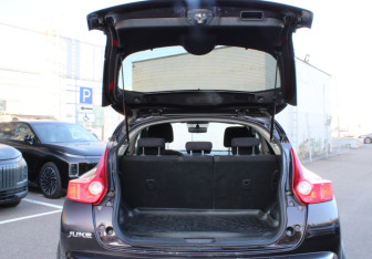 Подержанный автомобиль Nissan Juke 2012 года (17 фото)