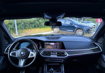 Подержанный автомобиль BMW X7 2021 года (11 фото)