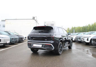 Подержанный автомобиль Hongqi HS3 2025 года (4 фото)
