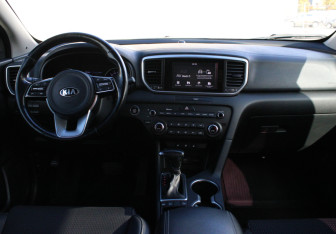 Подержанный автомобиль Kia Sportage 2019 года (9 фото)