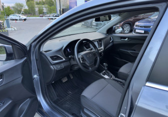 Подержанный автомобиль Hyundai Solaris Sedan 2017 года (9 фото)