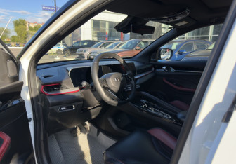 Подержанный автомобиль Geely Coolray 2024 года (9 фото)