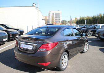 Подержанный автомобиль Hyundai Solaris Sedan 2014 года (4 фото)