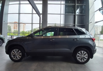 Подержанный автомобиль Skoda Karoq 2021 года (8 фото)