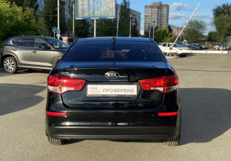 Подержанный автомобиль Kia Rio Sedan 2017 года (6 фото)