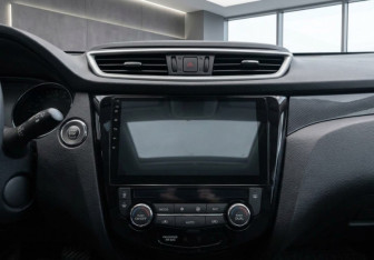 Подержанный автомобиль Nissan X-Trail 2016 года (6 фото)