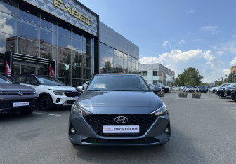 Подержанный автомобиль Hyundai Solaris Sedan 2020 года (2 фото)