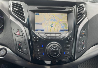 Подержанный автомобиль Hyundai i40 Sedan 2013 года (14 фото)