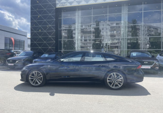 Подержанный автомобиль Audi A7 2020 года (8 фото)