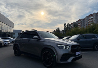 Подержанный автомобиль Mercedes-Benz GLE 2019 года (3 фото)