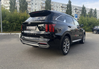 Подержанный автомобиль Kia Sorento 2021 года (5 фото)