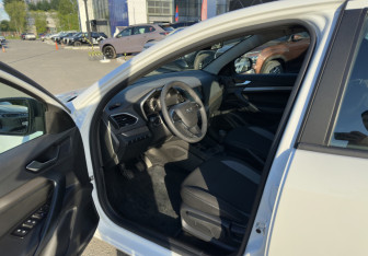 Подержанный автомобиль LADA (ВАЗ) Vesta Sedan 2023 года (9 фото)