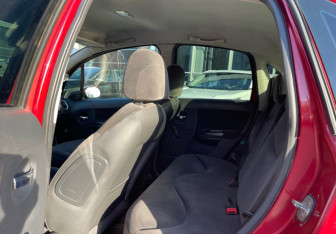 Подержанный автомобиль Citroen C3 Hatchback 2006 года (12 фото)