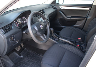 Подержанный автомобиль Skoda Octavia Liftback 2018 года (7 фото)