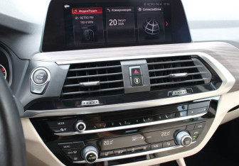 Подержанный автомобиль BMW X3 2020 года (11 фото)