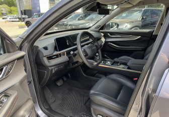 Подержанный автомобиль Exeed LX 2024 года (9 фото)