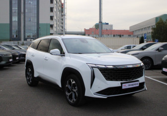 Подержанный автомобиль Geely Atlas 2023 года (5 фото)