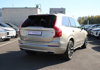 Подержанный автомобиль Volvo XC90 2017 года (4 фото)