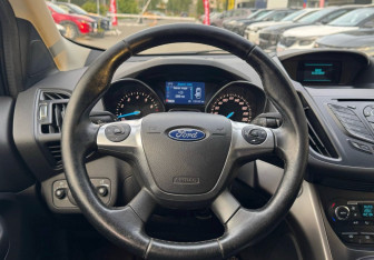 Подержанный автомобиль Ford Kuga 2014 года (14 фото)