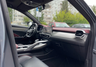Подержанный автомобиль Geely Coolray 2021 года (10 фото)