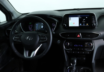Подержанный автомобиль Hyundai Santa Fe 2019 года (12 фото)
