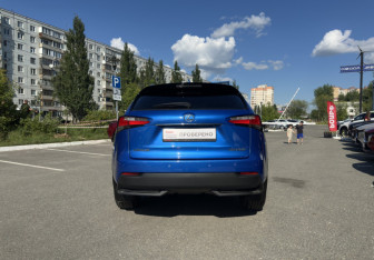 Подержанный автомобиль Lexus NX 2017 года (6 фото)